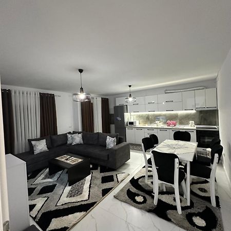 Elezi Apartment City Centre Tirana Exterior photo